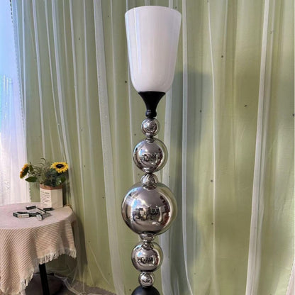 Künstlerische Stehlampe
