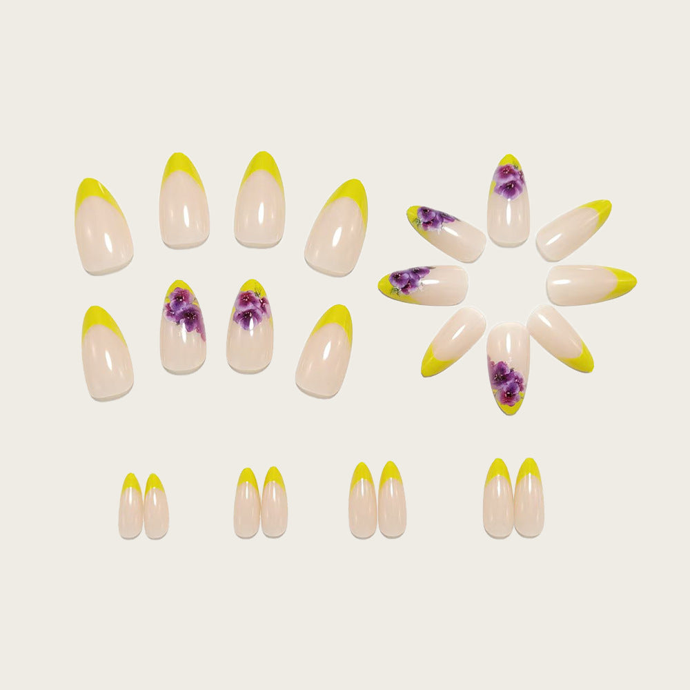 Kunstnägel mit Verspieltem Blumen- und Farbverlauf-Design Brehn