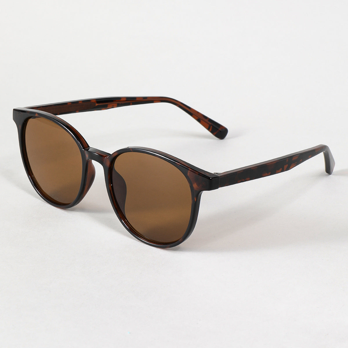 Damen modische Sonnenbrille im eleganten, runden Design mit UV-Schutz Brehn