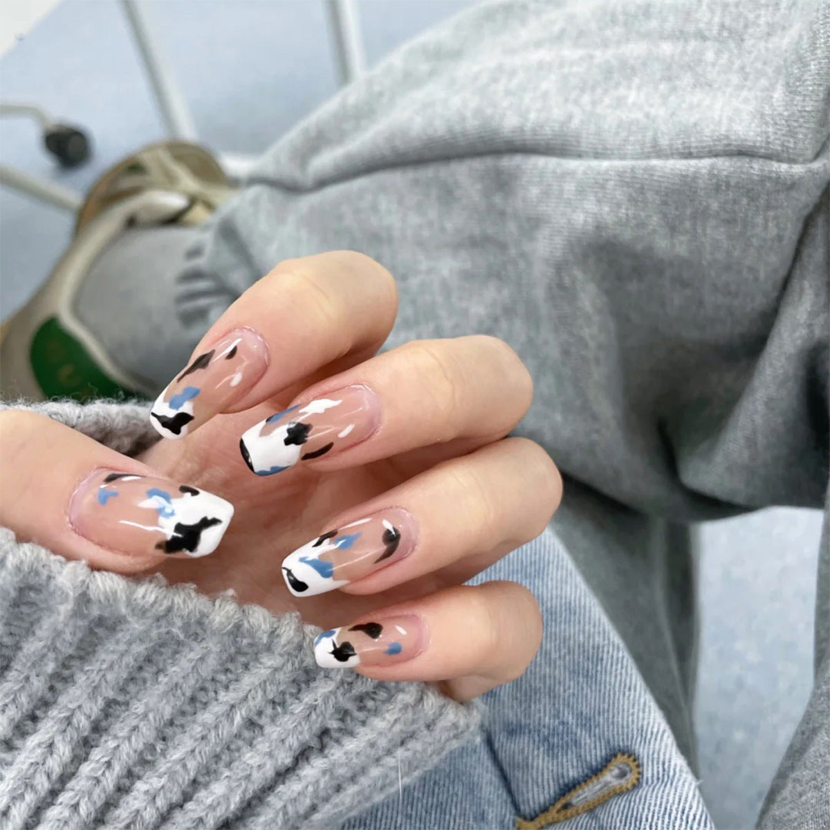 Künstliche Nagelkunst mit modernem Farbmuster Brehn