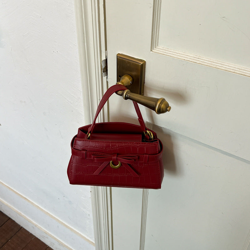 Krokodilstrukturierte Mini-Handtasche