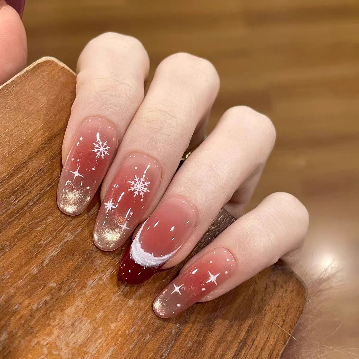 Dekorative Nagelkunst Brehn