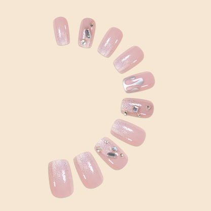 Glitzerndes Nagelkunstdesign
