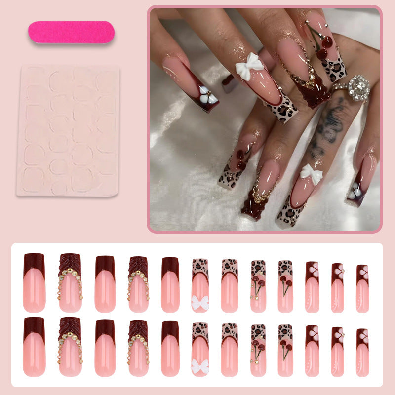 Kunstnagelset mit extravaganten Designs Brehn