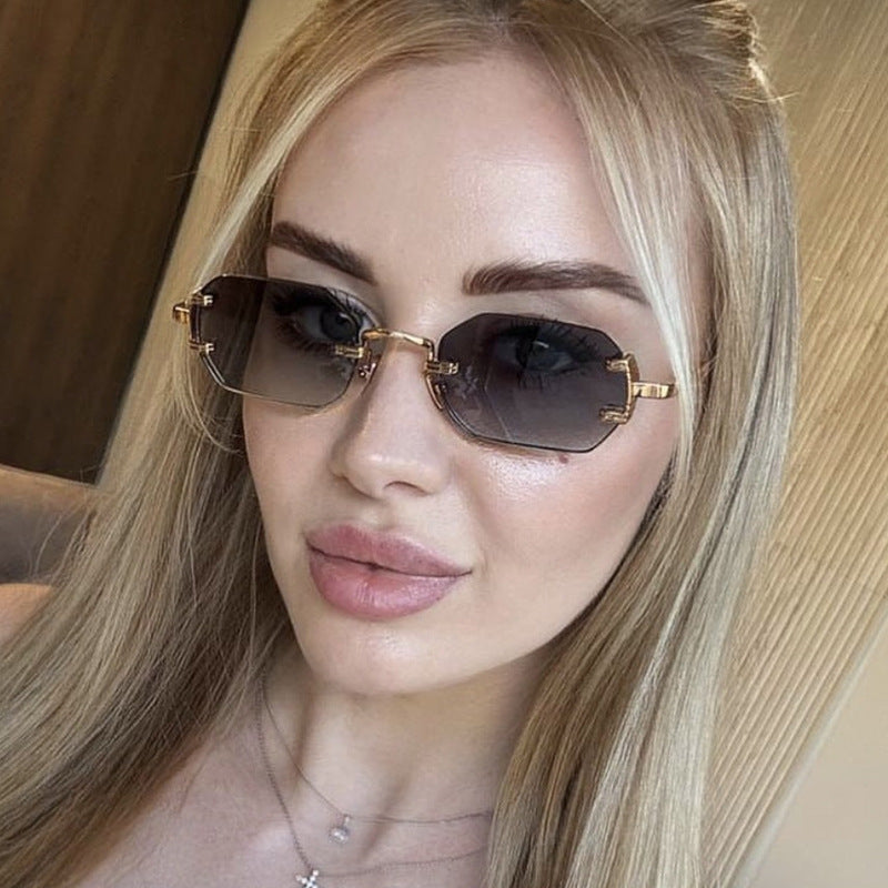 Damen geometrische Sonnenbrille mit luxuriösem Metallgestell und schützendem UV-Filter Brehn