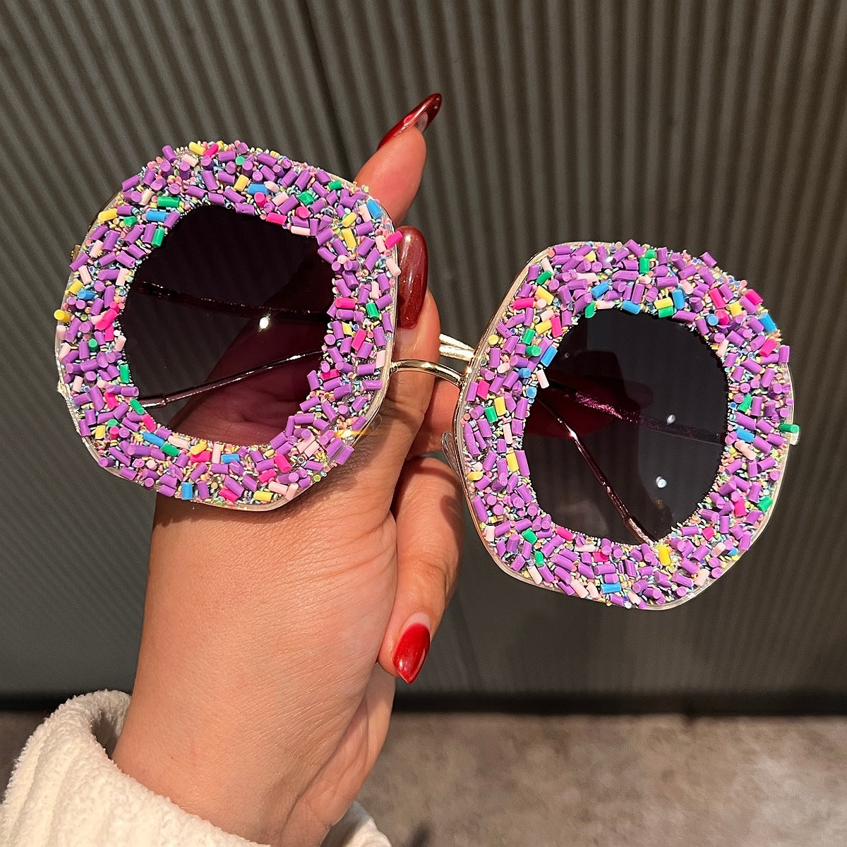 Damen Fashion-Sonnenbrille mit kreativen Strukturen und bunten Akzenten Brehn