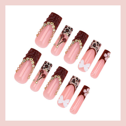 Kunstnagelset mit extravaganten Designs Brehn