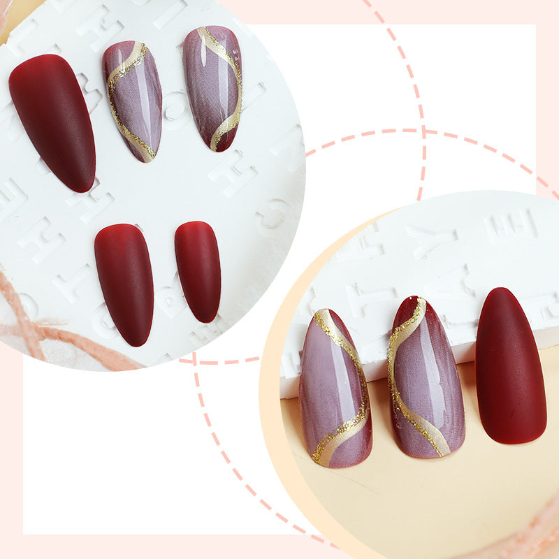 Elegantes Press-On-Nagelset mit künstlerischen floralen und glänzenden Designs Brehn