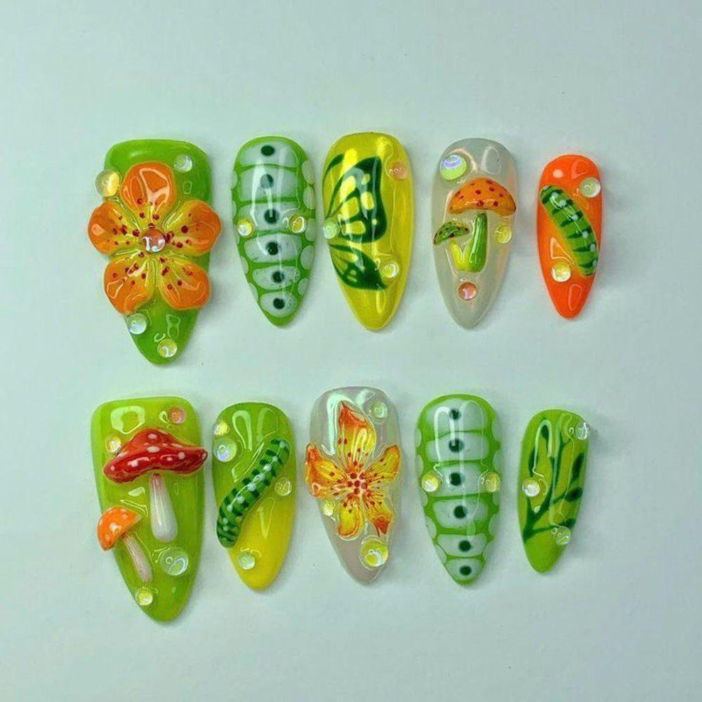 Elegante Kunstnägel mit Botanischen Designs Brehn