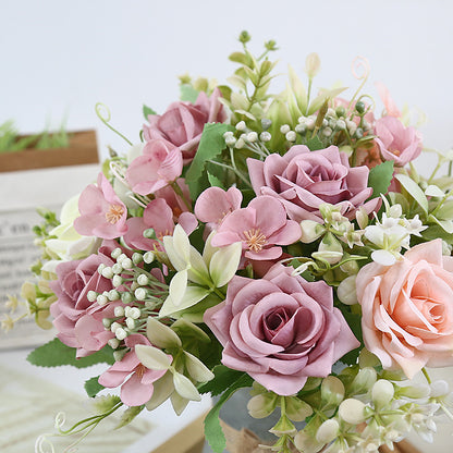 Dekorative Blumenarrangements für die Wohnkultur