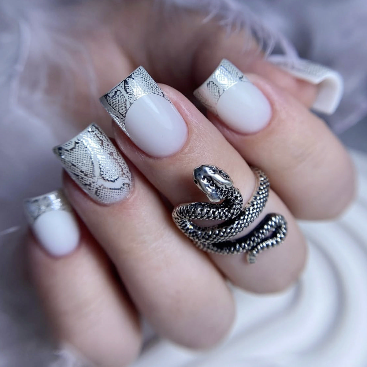 Schlangenprint Französische Spitze Nagelkunst Extensions Brehn