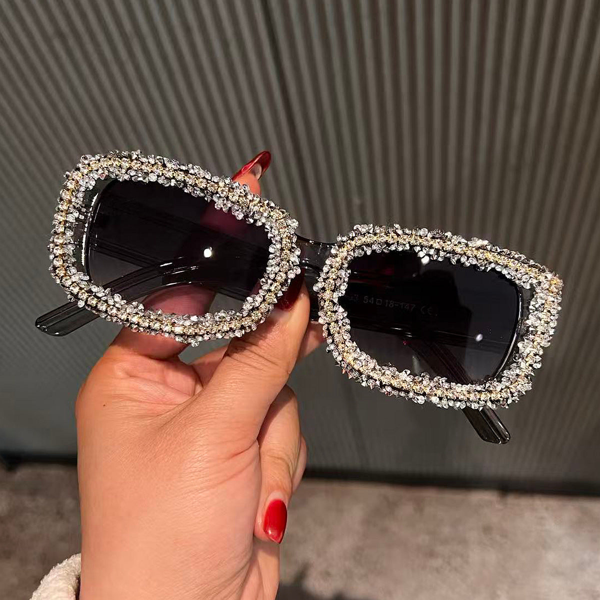 Damen Sonnenbrille mit luxuriösem Kristallrahmen Brehn