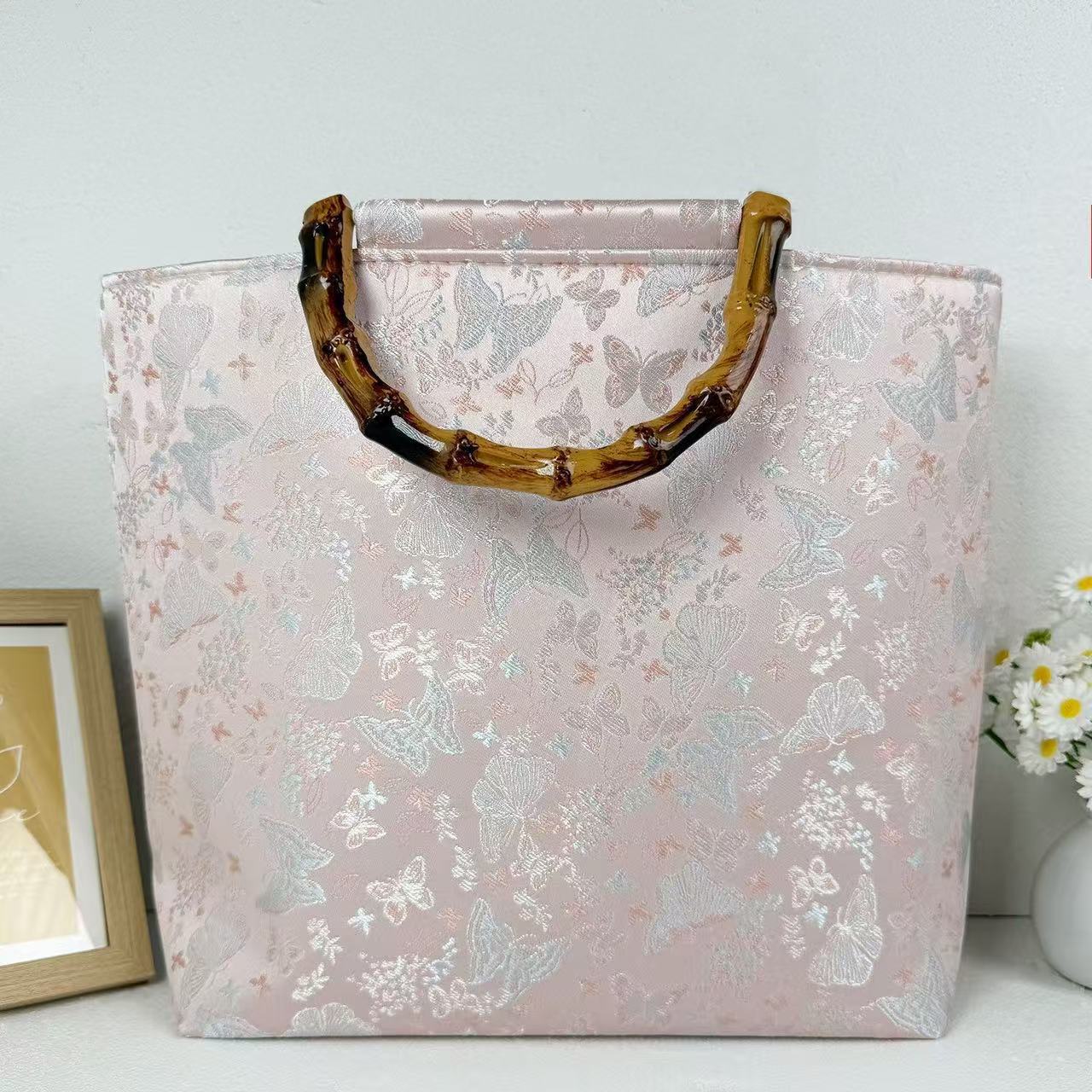Elegante Handtasche mit Bambusgriffen Brehn