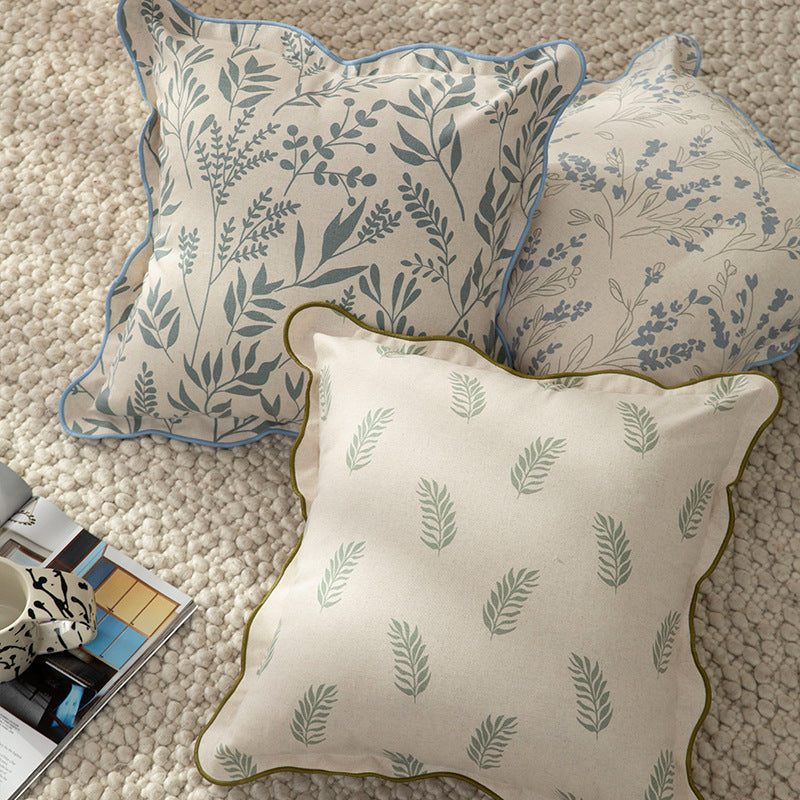 Quadratischer Zierkissenbezug mit gewellter Kante und botanischem Print Brehn