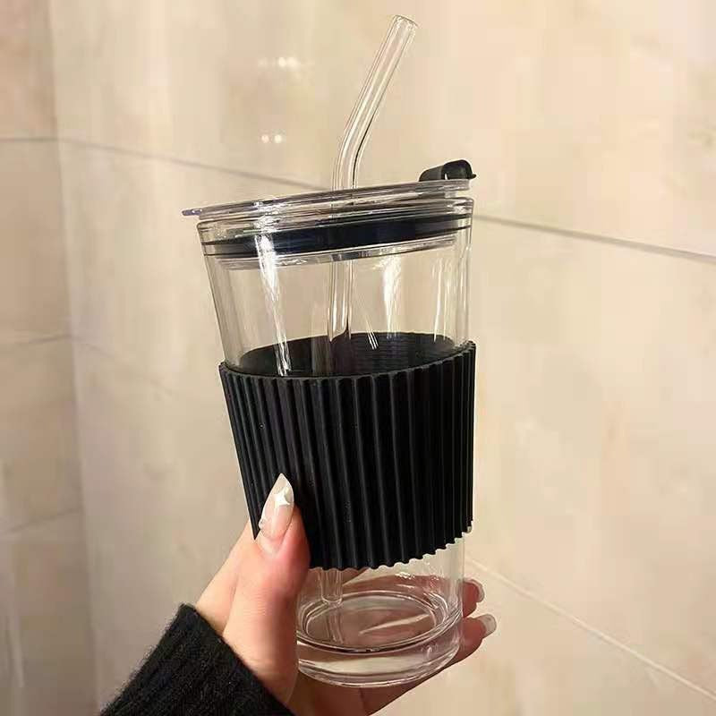 Damen multifunktionale Trinkbecher mit integriertem Silikonüberzug und hygienischem Deckel Brehn