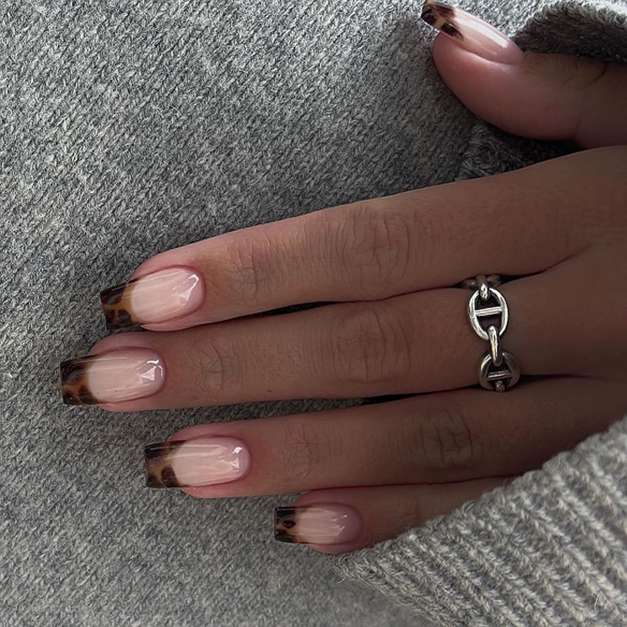 Künstlerische Gel-Nagelverlängerungen Brehn