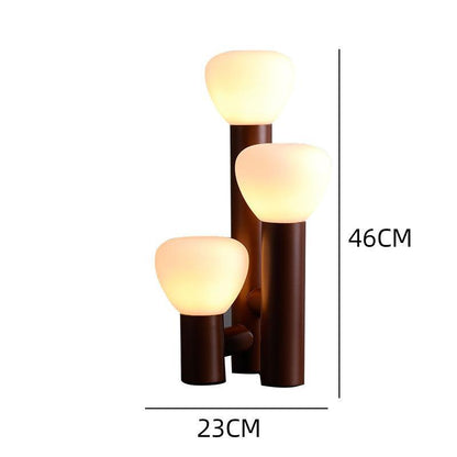 Moderne Stehlampe mit Dreibein