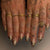 Trendige Kunstnagelspitzen mit luxuriösen Goldakzenten Brehn