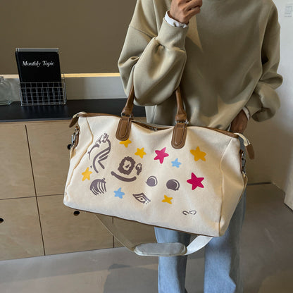 Sportliche Reisetasche Mit Kreativen Applikationen Brehn