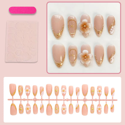 Kunstnagelset mit eleganten Blumen- und Goldverzierungen Brehn