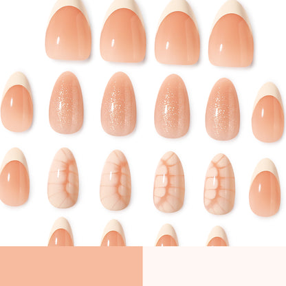 Kunstvolle Nagelverlängerungen mit schimmerndem Glitzer und einzigartigem Design Brehn