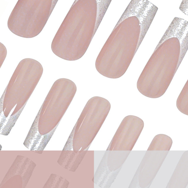 Stylische Glitzernde French Tip Acryl Nägel Brehn