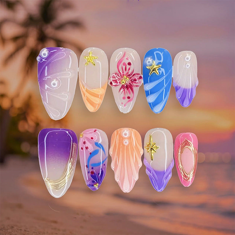 Kreatives Kunstnagel-Set mit floralen und glamourösen Verzierungen Brehn