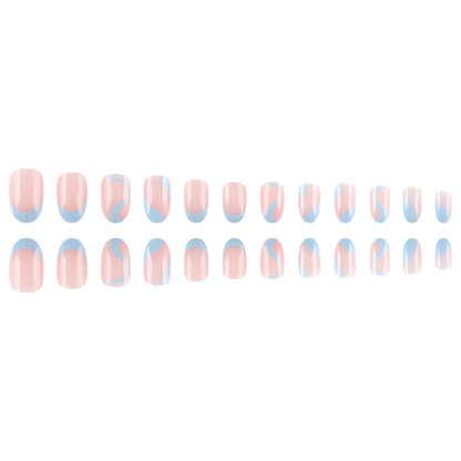 Künstlerisches French Tip Nageldesign Brehn