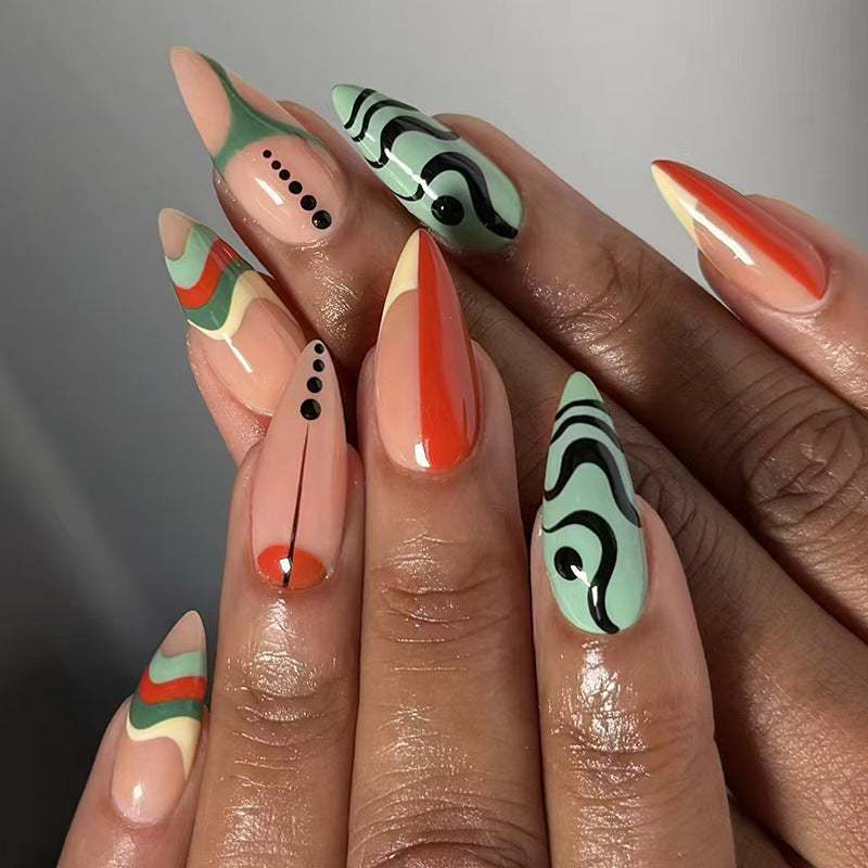 Künstlerische Nagelkunst Brehn