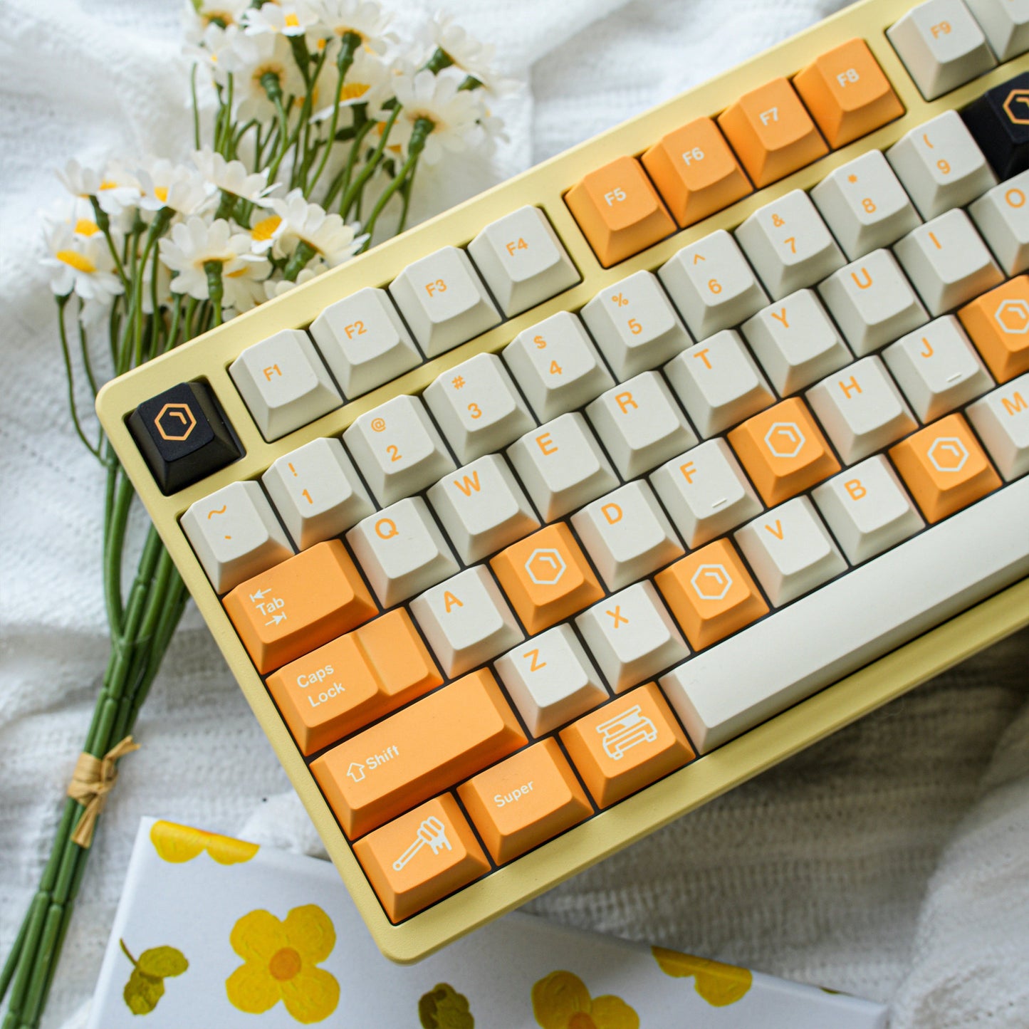 Retro-themed Mechanische Tastatur Brehn