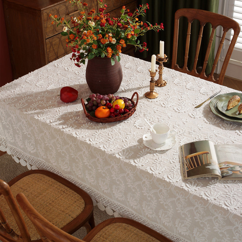 Elegante bestickte Spitzen-Tischdecke