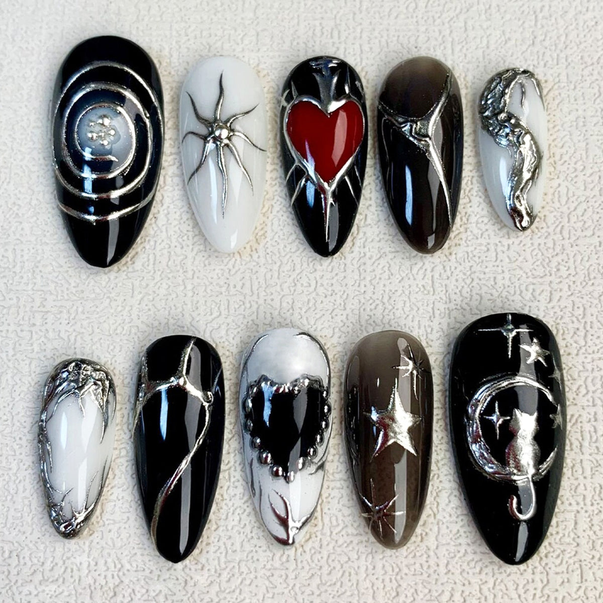 Kreatives Halloween Kunstnagelset mit Gruselmotiven Brehn
