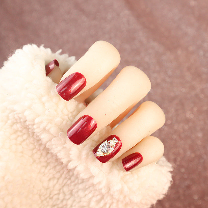 Luxuriöses Press-On-Nail-Art-Set mit Strassakzenten Brehn