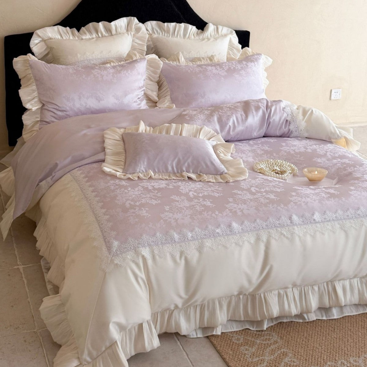 Luxuriöses Satin-Bettwäsche-Set mit Rüschen, Jacquard-Motiv und Spitzenbordüre
