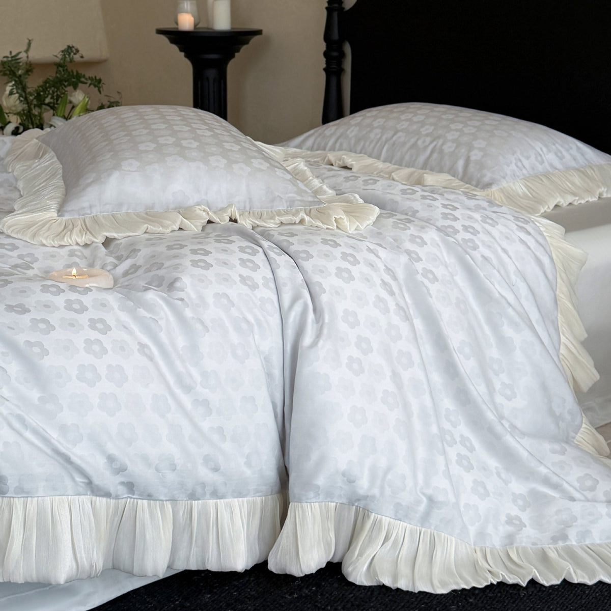 Romantisches Rüschen-Jacquard-Bettbezug-Set mit Rüschensaum und dekorativen Kissenbezügen