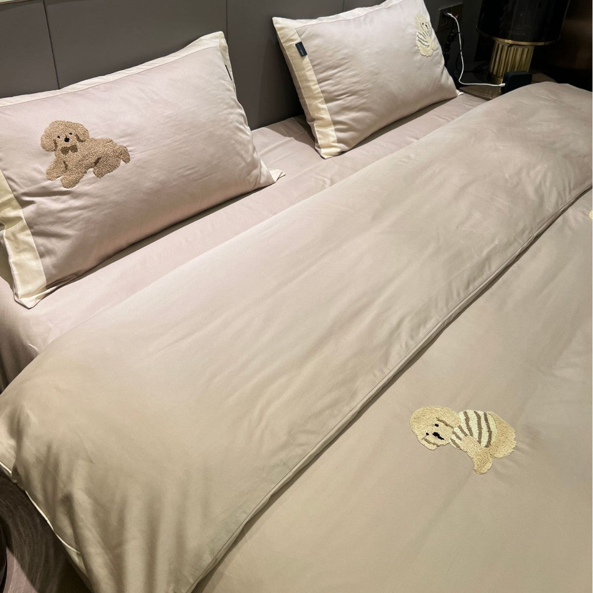 Gesticktes Plüsch Teddy Satin Bettbezug Set mit Kissenbezügen