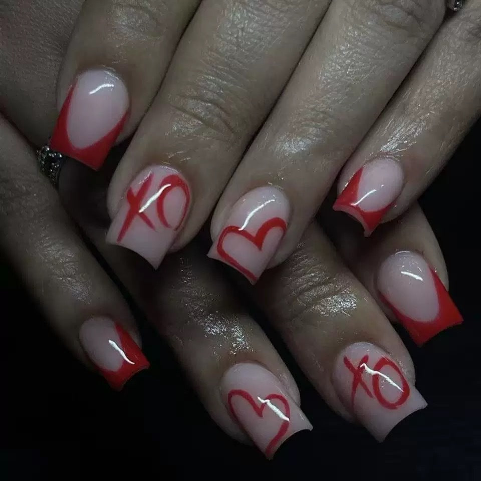 Kunstnagelset mit romantischem Herz-Design und stilvollen Akzenten Brehn