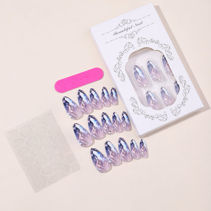 Kunstnagelset mit Crystal-Design und funkelnden Akzenten Brehn