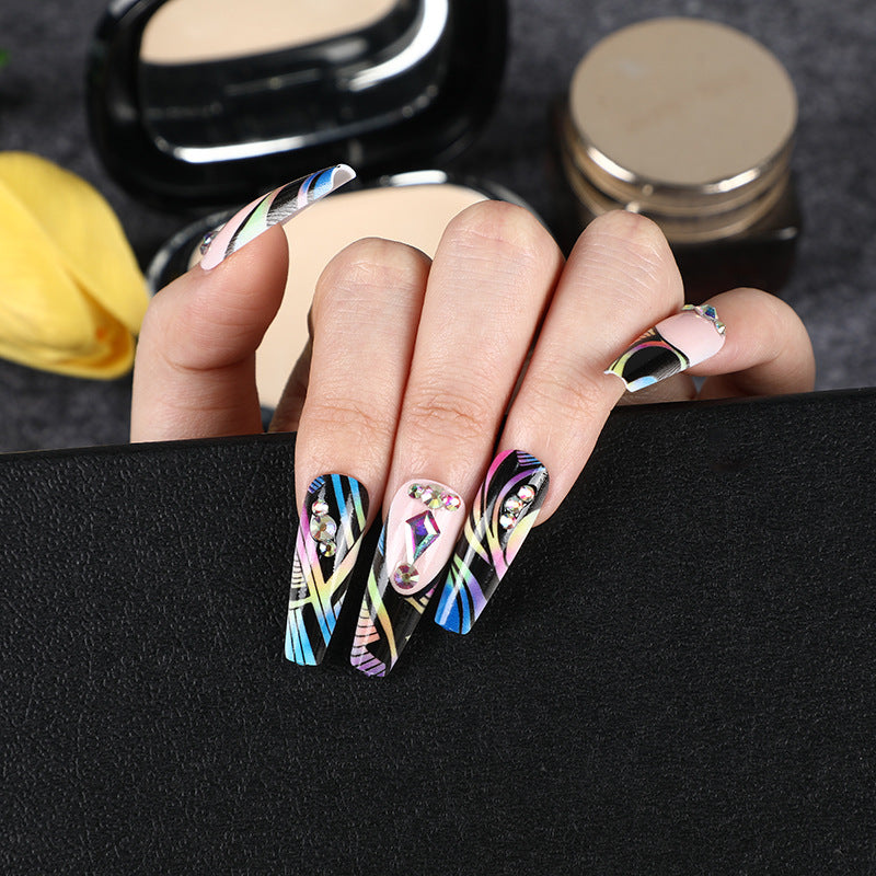 Künstliche Nagelspitzen mit buntem Abstract-Design Brehn