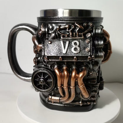 Kaffeebecher im V8 Motor-Design Brehn