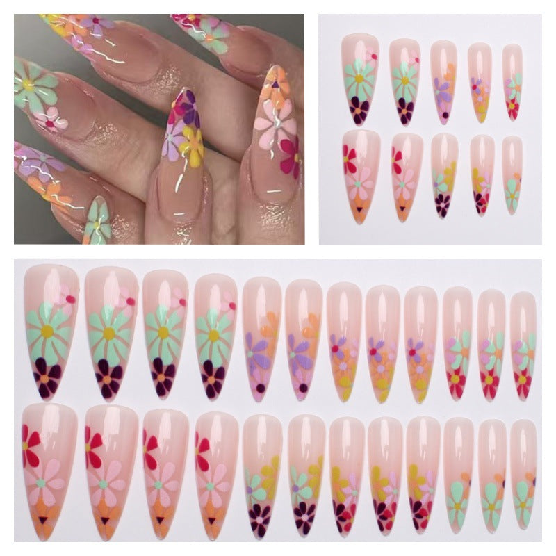 Kunstnägel mit floralen Mustern Brehn