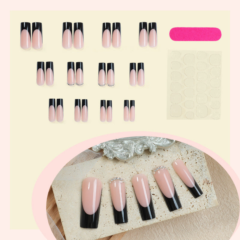 Kreatives Kunstnagelset mit eleganten Schwarz-Pink-Design Brehn