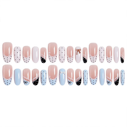 Kunstnagelset mit eleganten Akzenten und feinen Designs Brehn