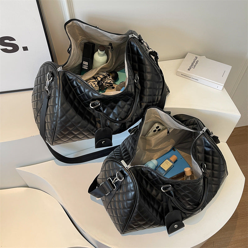 Modische Reisetasche mit Hochwertiger Steppung und Praktischen Trageoptionen Brehn