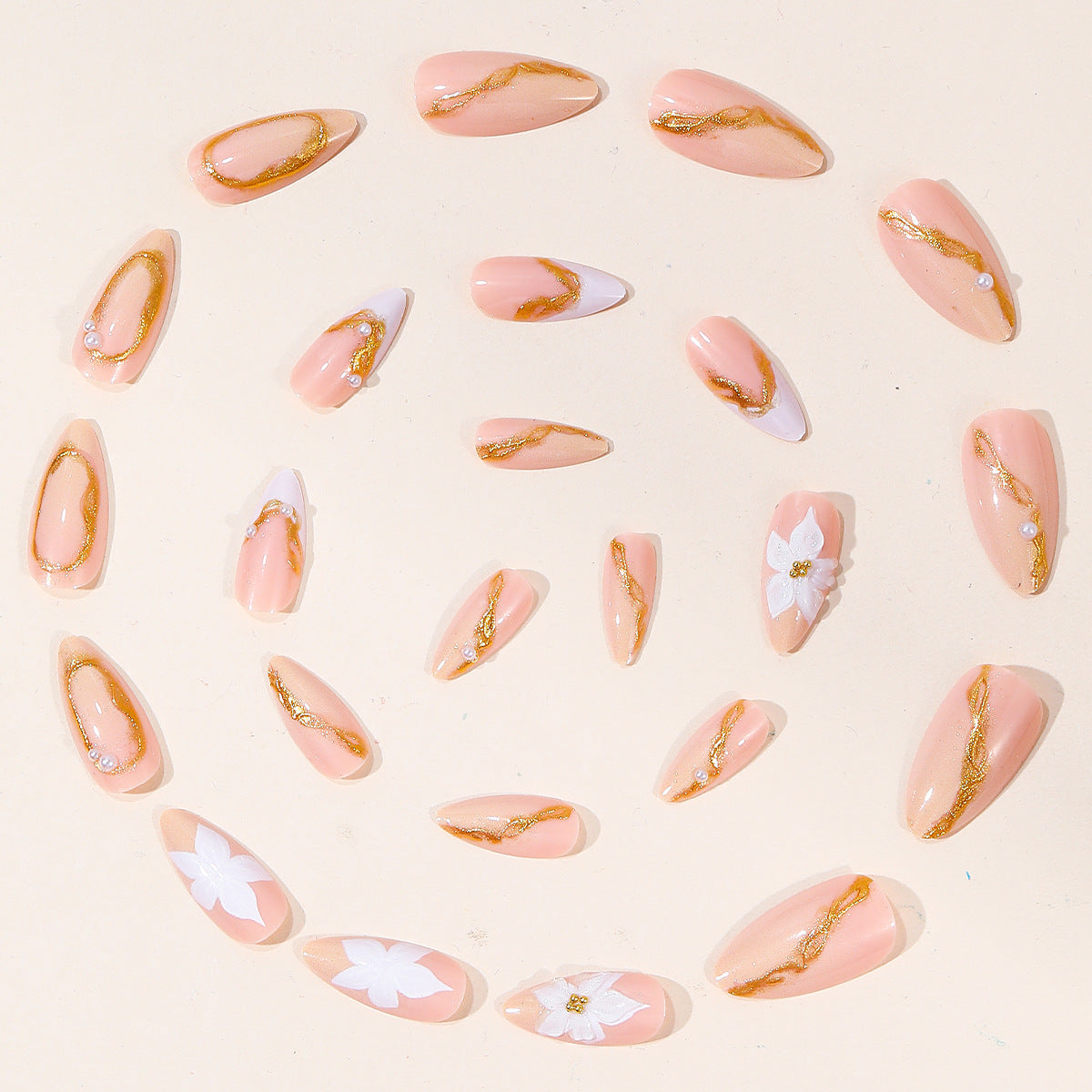 Elegantes florales Nagelkunstdesign Brehn