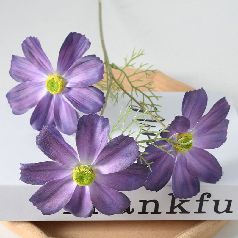 Dekorative Künstliche Florale Cosmos Anordnung
