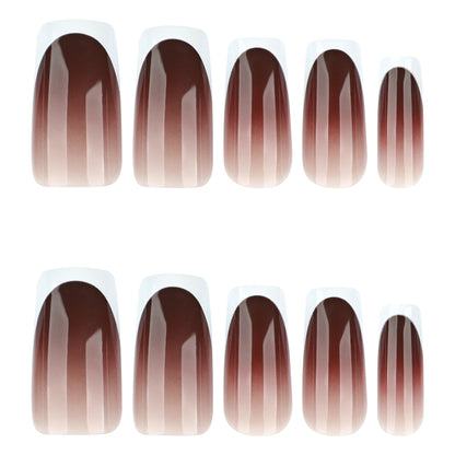 Kunstvolle Nagelverlängerungen mit elegantem French-Tip Brehn