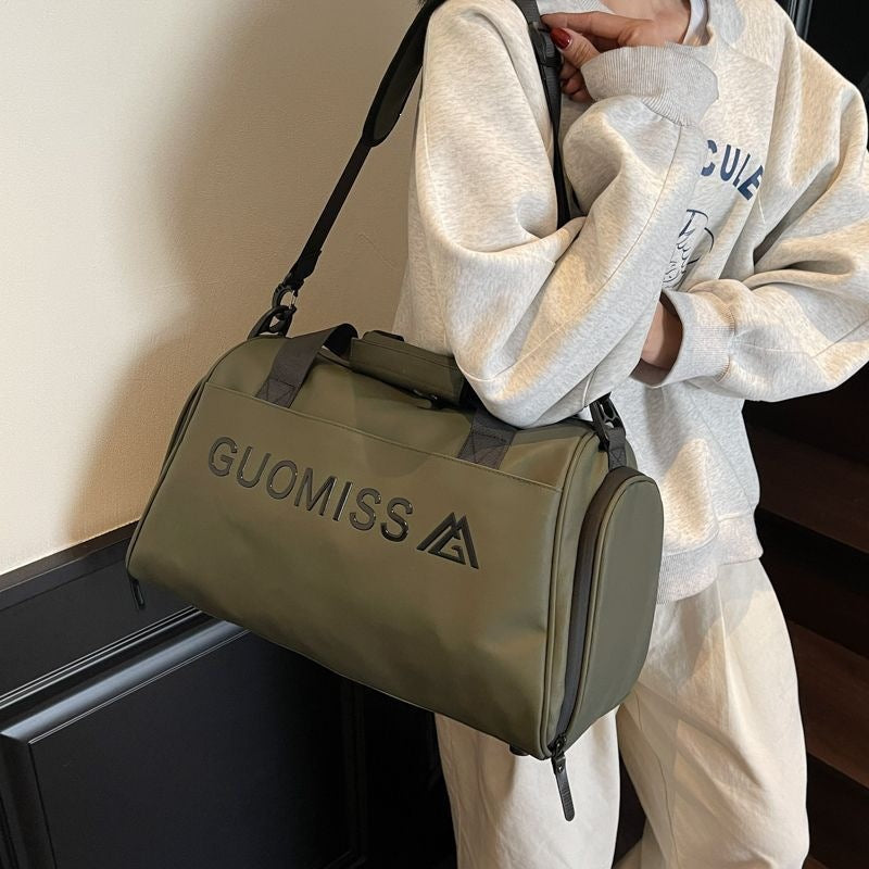 Sportliche Reisetasche Mit Vielen Organisationstaschen Brehn