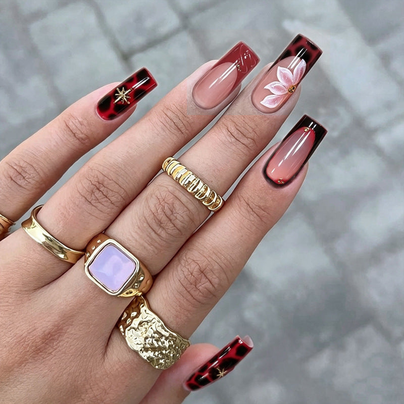 Künstlerisches Floral Press-On Nagelset Brehn