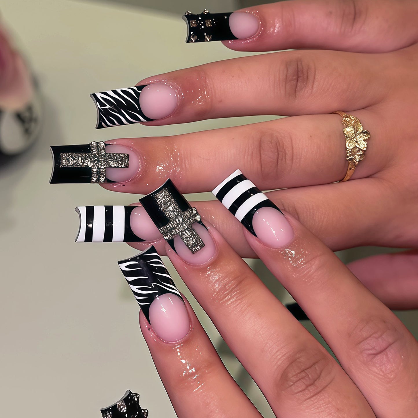 Glamouröses Stiletto Nageldesign Brehn